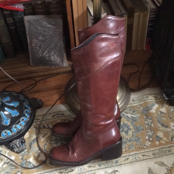 SOLD.  Vintage leather boots - Picture 7 of 8
